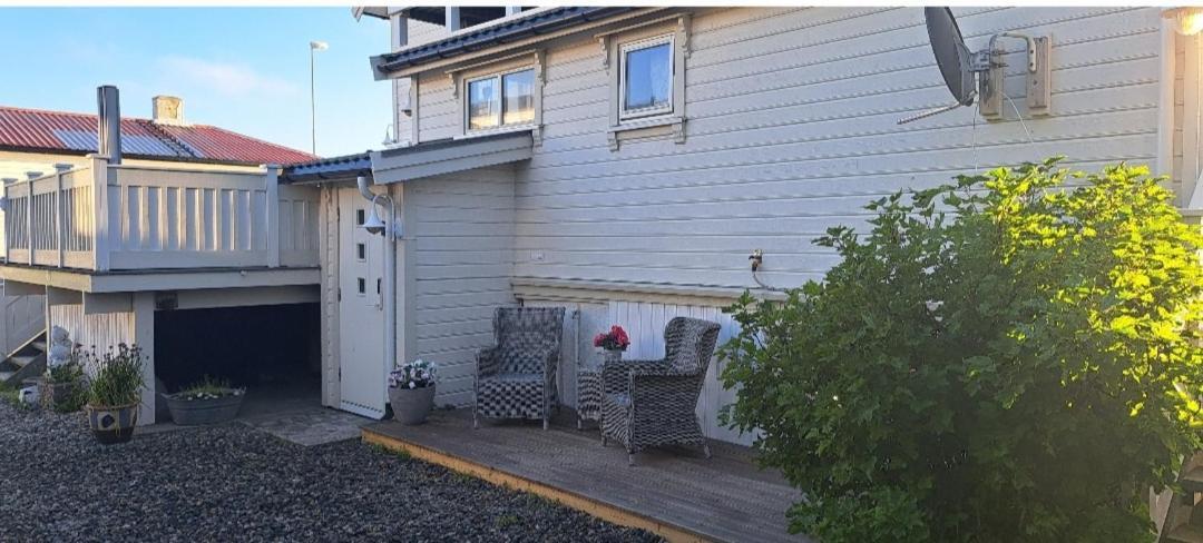 Sentral Studioleilighet Ved Stranden Og Hvalsenter Nb Ma Vaskes Etter Endt Leie Eller Betale Rengjoringshjelpen 500 Kr Andenes Exteriör bild